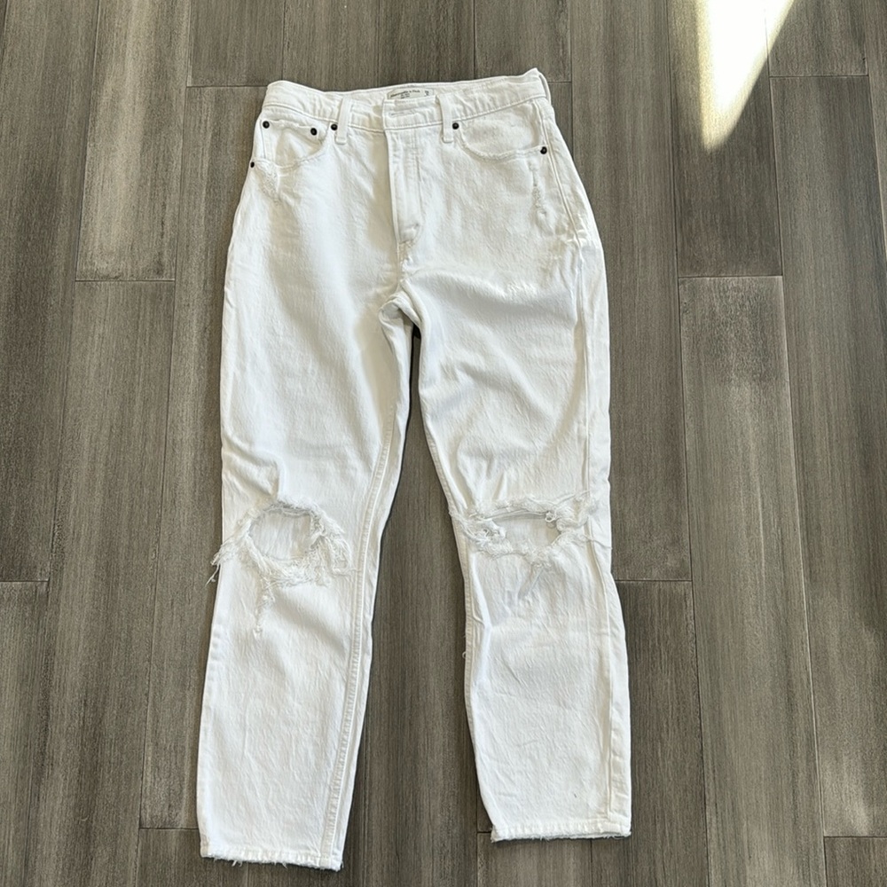 Abercrombie & Fitch white jeans